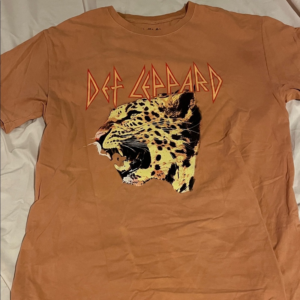 Def Leppard Women's Short Sleeve Tee - Tan